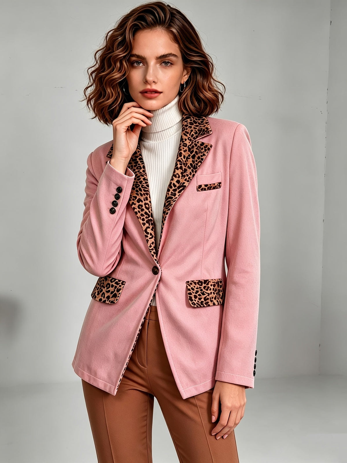 Clementine | Blazer entallado de terciopelo con detalles de leopardo
