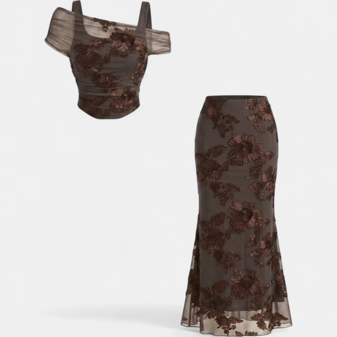 Conjunto de top bordado y falda larga sirena