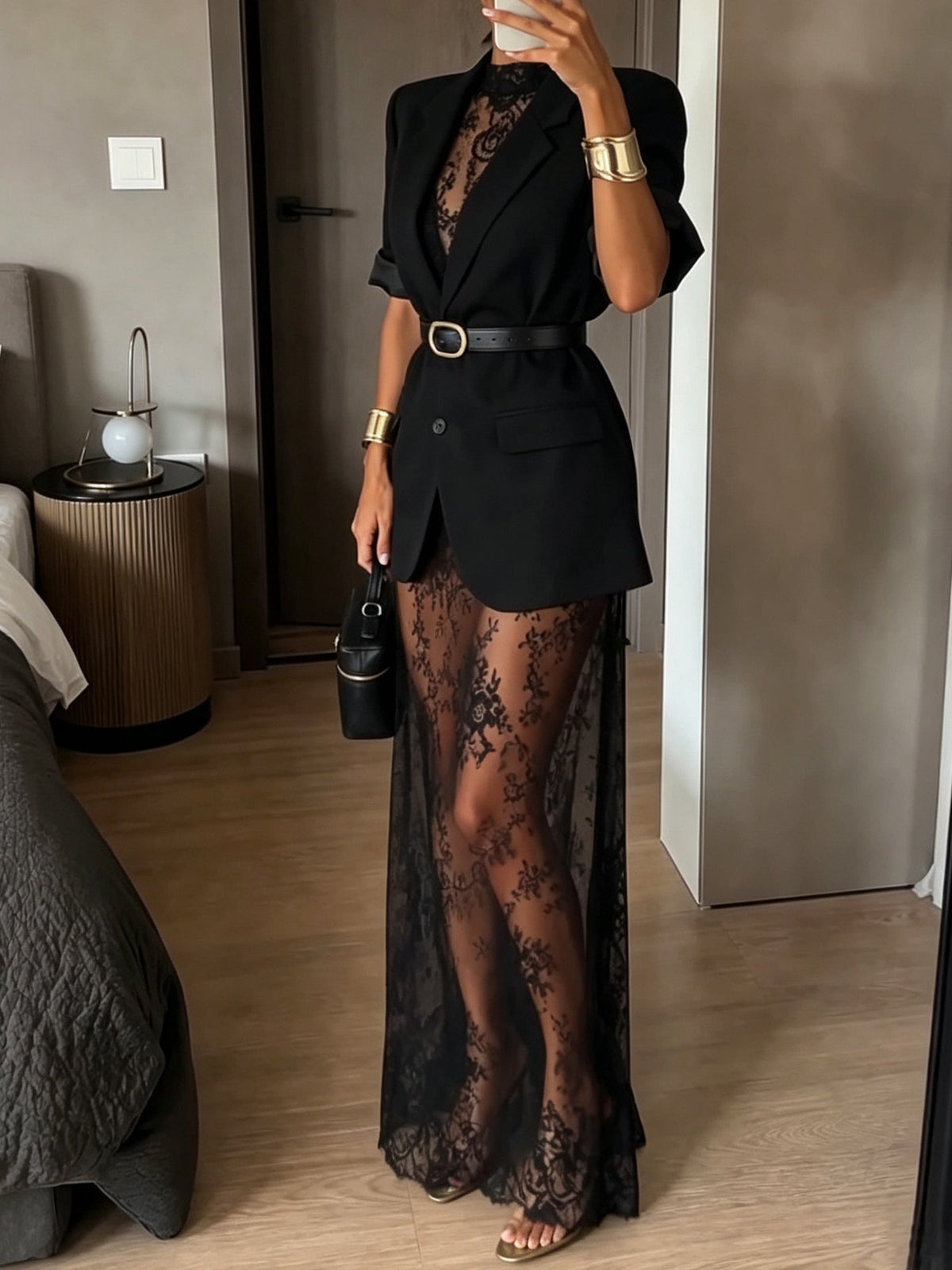 Conjunto negro de blazer de manga corta y vestido largo de encaje floral semitransparente con cinturón