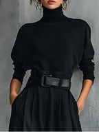 Conjunto Negro de Dos Piezas con Camiseta Cuello Alto de Manga Larga y Pantalones Rectos (Incluye cinturón)