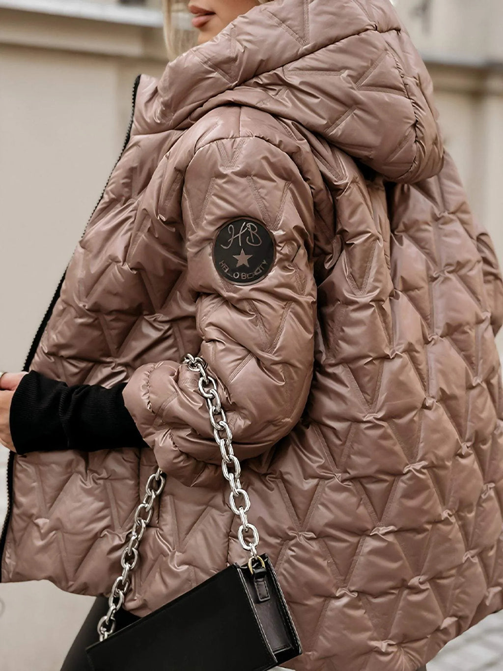 Eline | Chaqueta acolchada brillante con capucha